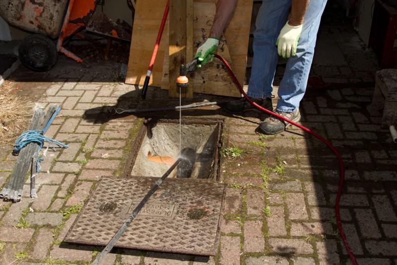 Drain repair work in Dartford